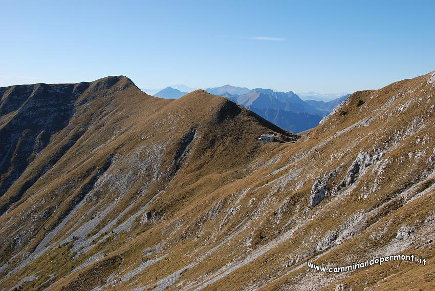 09 12794 Rifugio MAGA e tratto del sentiero 234 fatto in salita.JPG